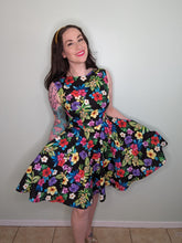 Load image into Gallery viewer, Audrey Mini in Tropical Floral