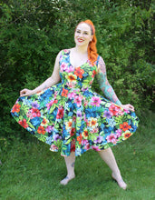 Load image into Gallery viewer, Tiffany Dress in Tropical Floral