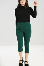 Load image into Gallery viewer, Dionne Capris in Green