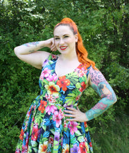 Load image into Gallery viewer, Tiffany Dress in Tropical Floral