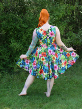 Load image into Gallery viewer, Tiffany Dress in Tropical Floral