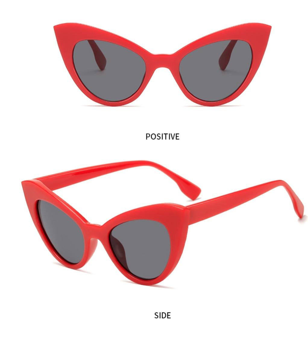 Frannie Cat-eye Sunglasses in Red