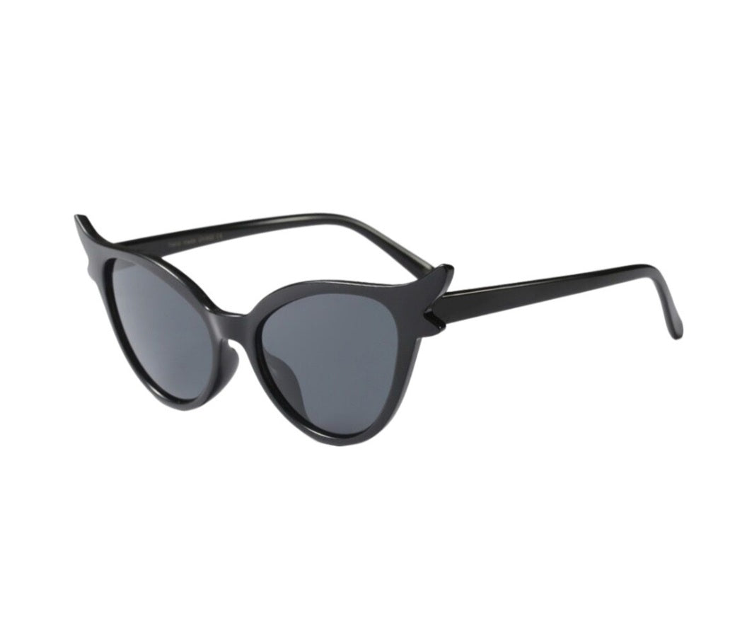 Celia Cat-eye Sunglasses in Black
