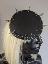 Load image into Gallery viewer, Black Spike Round Pillbox Hat
