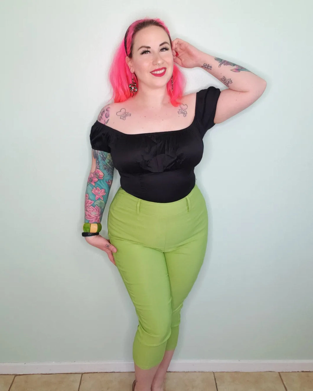 Love Your Curves Belted Capris Lime Green