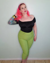 Load image into Gallery viewer, Love Your Curves Belted Capris Lime Green
