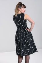 Load image into Gallery viewer, Belle 50&#39;s Snowflake Dress
